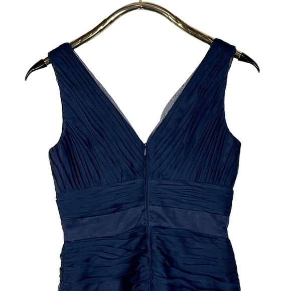 MONIQUE LHUILLIER BRIDESMAIDS NAVY BLUE RUCHED CHIFFON SHEATH COCKTAIL DRESS - Picture 6 of 15